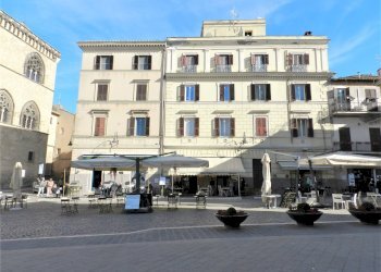 Foto 2 - Commercial Activity Piazza Cavour, Tarquinia - photo 2