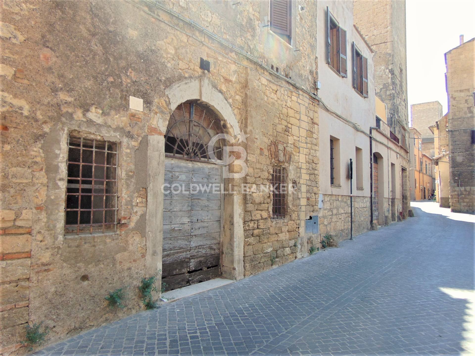 Foto 2 - Box Via di Porta Castello
 
11, Tarquinia - foto 2