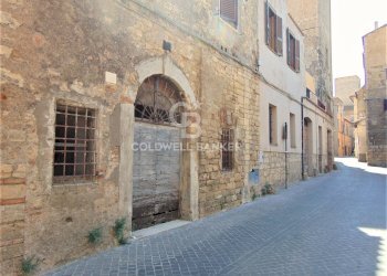 Foto 2 - Box Via di Porta Castello
 
11, Tarquinia - foto 2