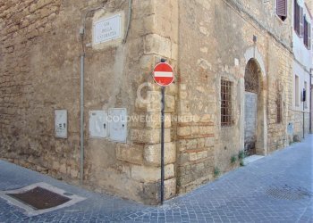 Foto 3 - Box Via di Porta Castello
 
11, Tarquinia - foto 3