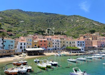 Foto 2 - Quadrilocale Via Thaon de Revel
 
29, Isola del Giglio - foto 2