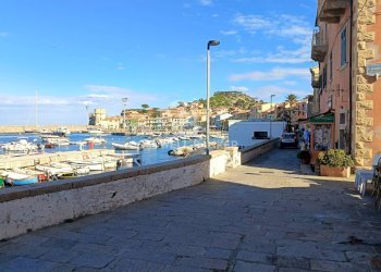 Foto 4 - Quadrilocale Via Thaon de Revel
 
29, Isola del Giglio - foto 4