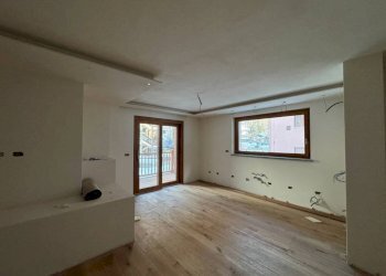 Soggiorno - Three-room apartment corso Nizza, 15, Limone Piemonte - photo 4
