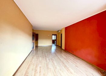 Soggiorno - Appartamento via Alessandro Volta, 7, Cuneo (zona Centro) - foto 9