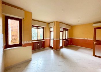 Cucina - Appartamento via Alessandro Volta, 7, Cuneo (zona Centro) - foto 10