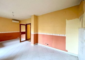 Cucina - Appartamento via Alessandro Volta, 7, Cuneo (zona Centro) - foto 11