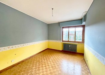 Camera da letto - Appartamento via Alessandro Volta, 7, Cuneo (zona Centro) - foto 20