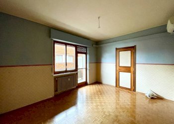 Camera da letto - Appartamento via Alessandro Volta, 7, Cuneo (zona Centro) - foto 21