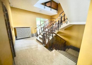 Interno palazzo - Appartamento via Alessandro Volta, 7, Cuneo (zona Centro) - foto 30