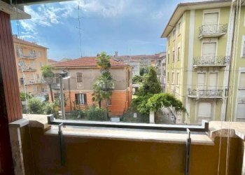 Balcone - Appartamento via Alessandro Volta, 7, Cuneo (zona Centro) - foto 5