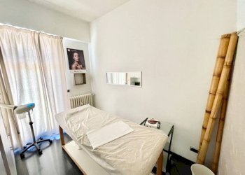 Interno non residenziale - Negozio via Monchiero, 5, Monforte d'Alba - foto 9