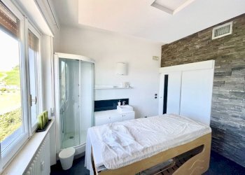 Interno non residenziale - Negozio via Monchiero, 5, Monforte d'Alba - foto 13