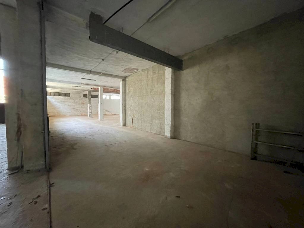 Magazzino - Capannone via Vecchia di Borgo San Dalmazzo, Cuneo (zona Donatello) - foto 2