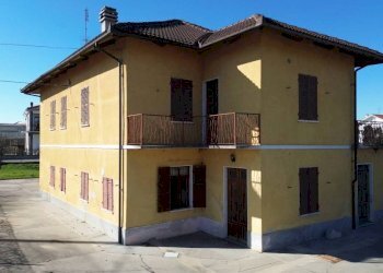 Facciata - Rustico via Martiri, 64, Narzole - foto 3