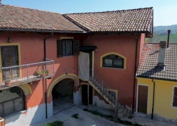 Facciata - Three-room apartment Località San Giuseppe, 59A, Monforte d'Alba - photo 22