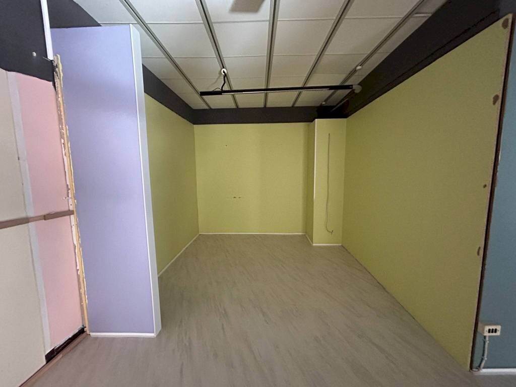 Ufficio - Shop via Bergia, 26, Borgo San Dalmazzo - photo 2