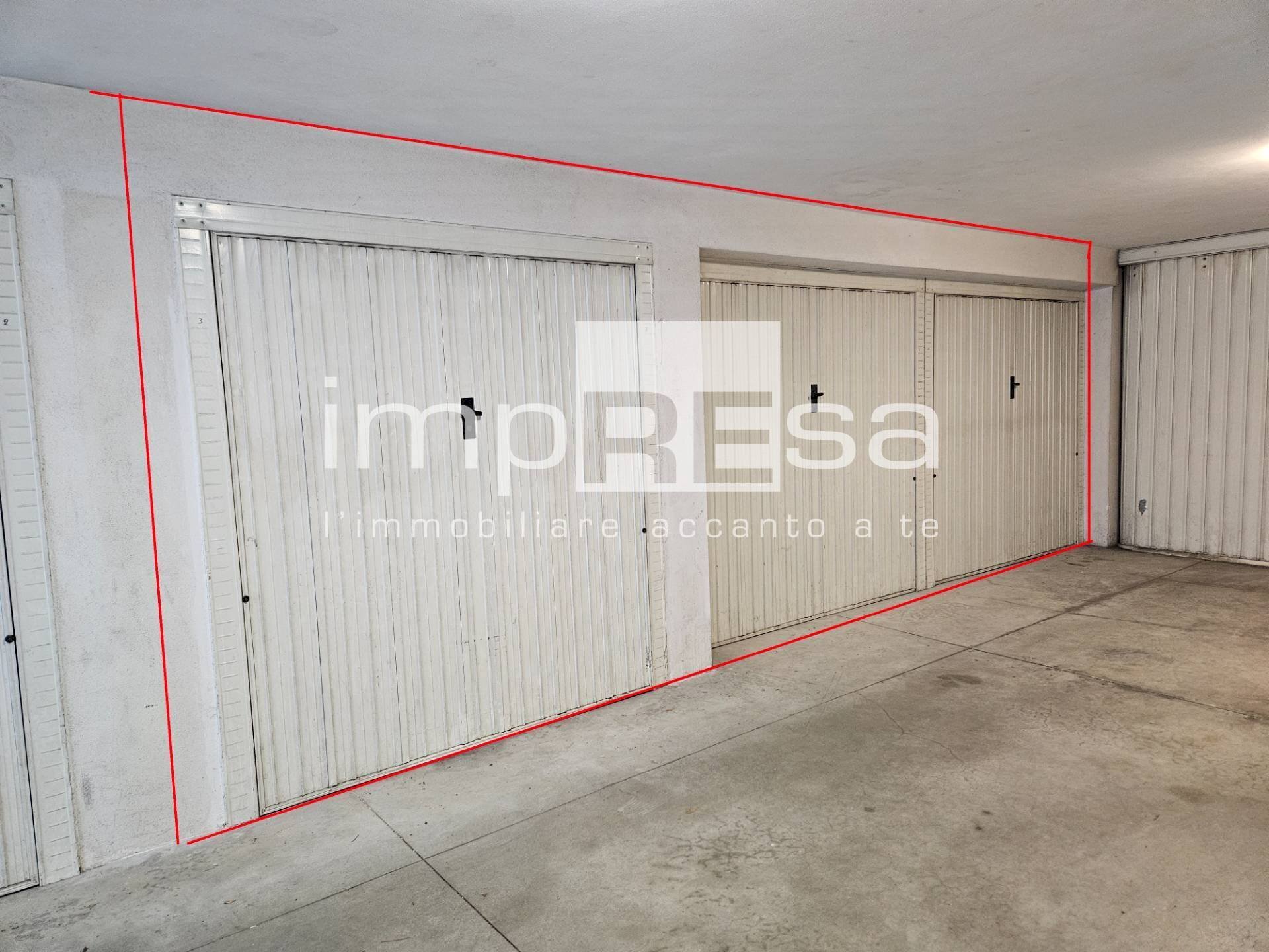 Foto 3 - Box Casier Via Peschiere
 
1, Casier - foto 2