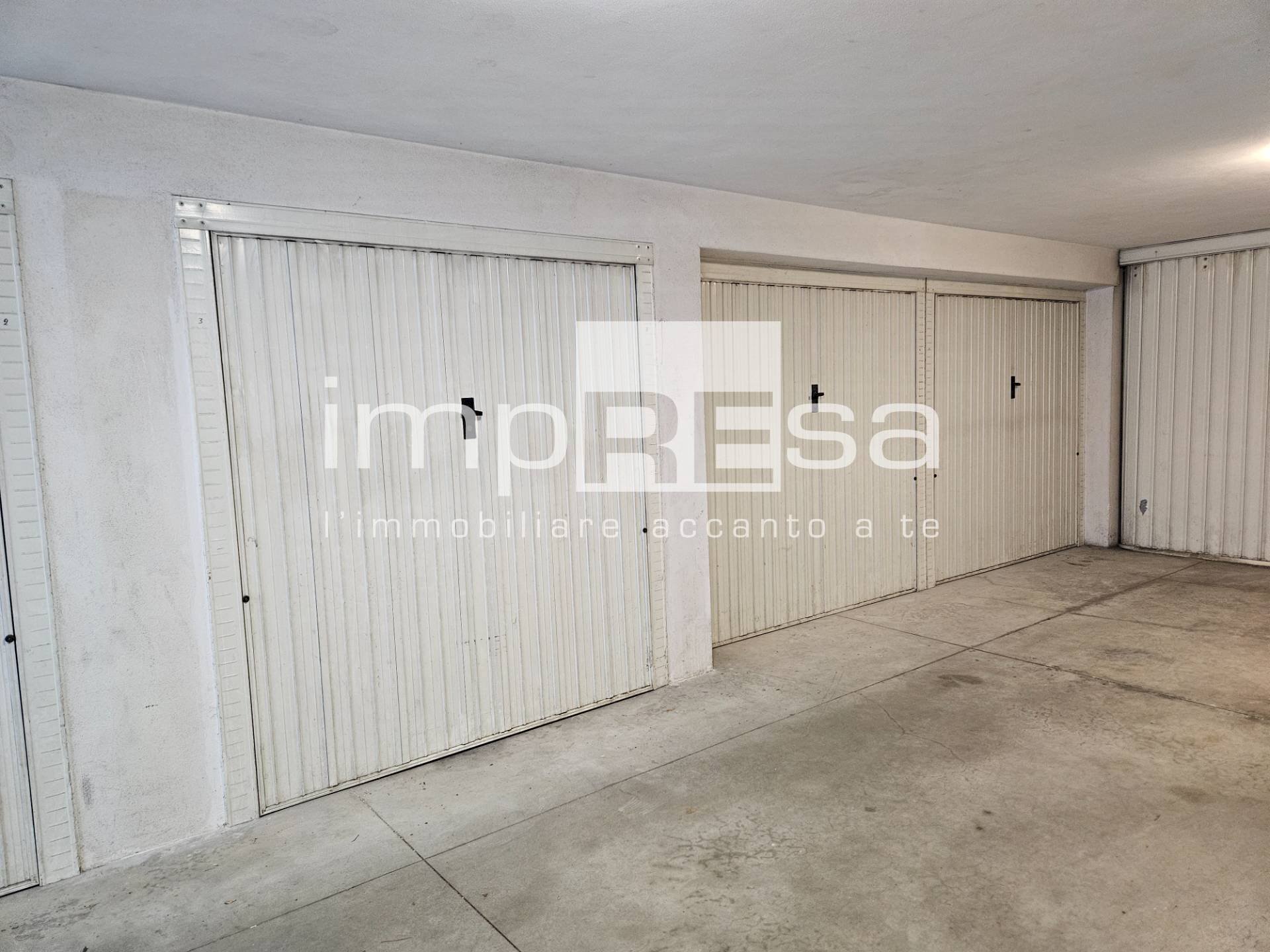 Foto 4 - Box Casier Via Peschiere
 
1, Casier - foto 3