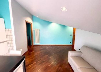 Salone - Bilocale via Giuseppe Garibaldi, 19, Monforte d'Alba - foto 8