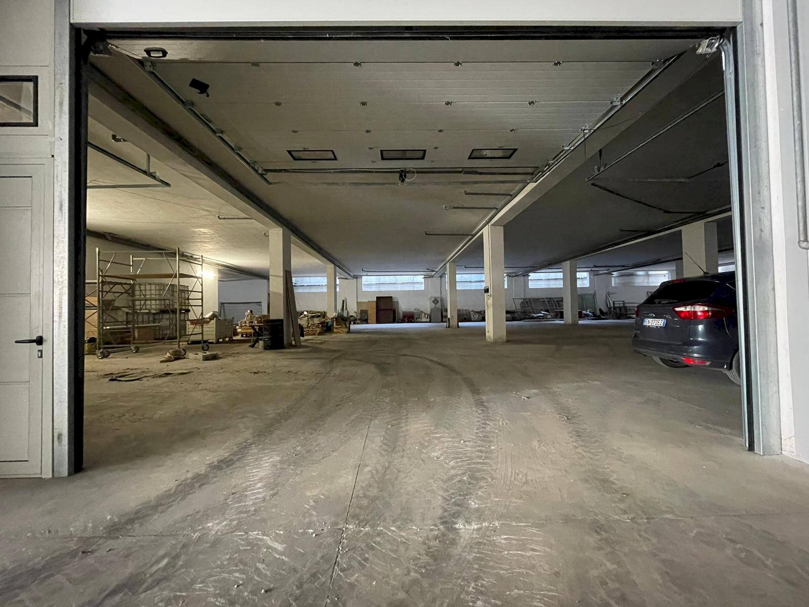 Foto 1 - Warehouse VIA RAFFAELE VIVIANI, Maddaloni - photo 1