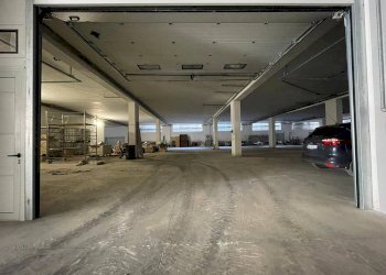 Foto 1 - Magazzino VIA RAFFAELE VIVIANI, Maddaloni - foto 1