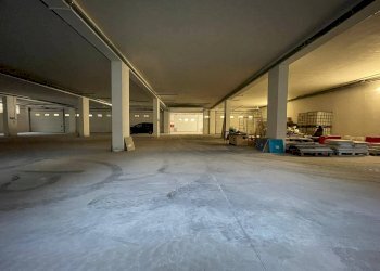 Foto 3 - Magazzino VIA RAFFAELE VIVIANI, Maddaloni - foto 3