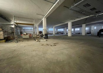 Foto 4 - Magazzino VIA RAFFAELE VIVIANI, Maddaloni - foto 4