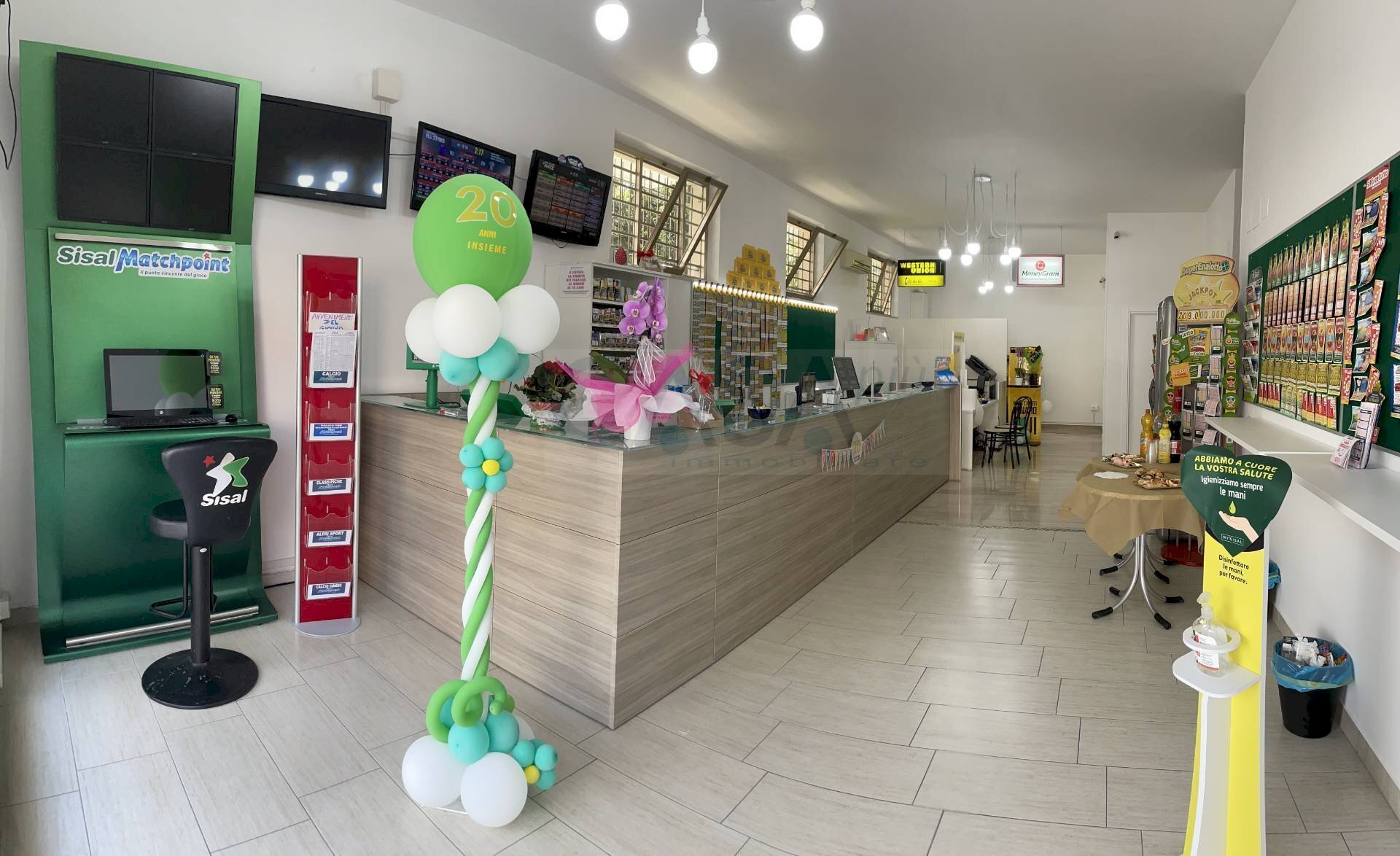 Foto 1 - Attività Commerciale Via Duca D'Aosta
 
44, Alba Adriatica - foto 1