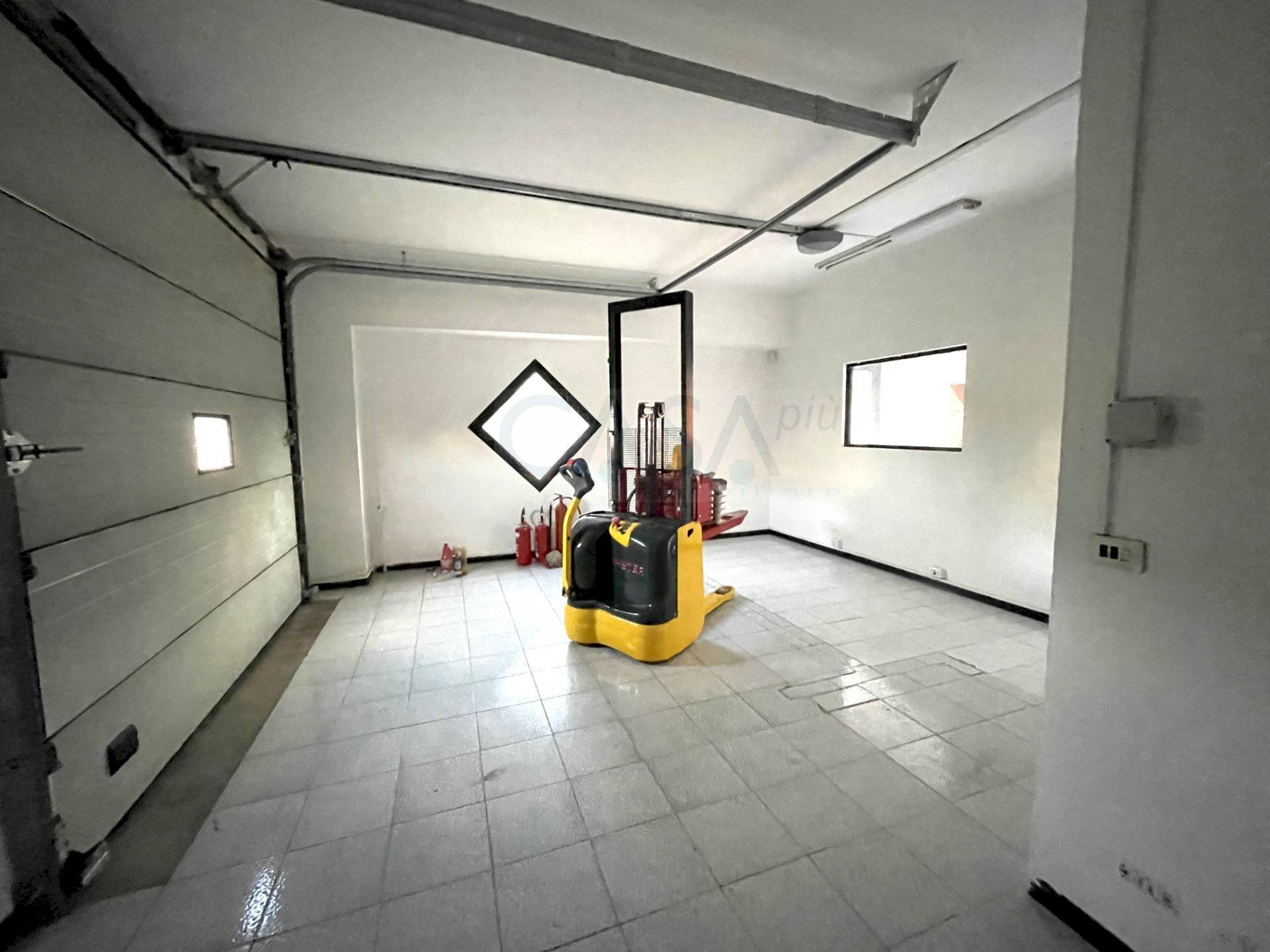 Foto 2 - Warehouse Via del Lavoro, Monteprandone - photo 2