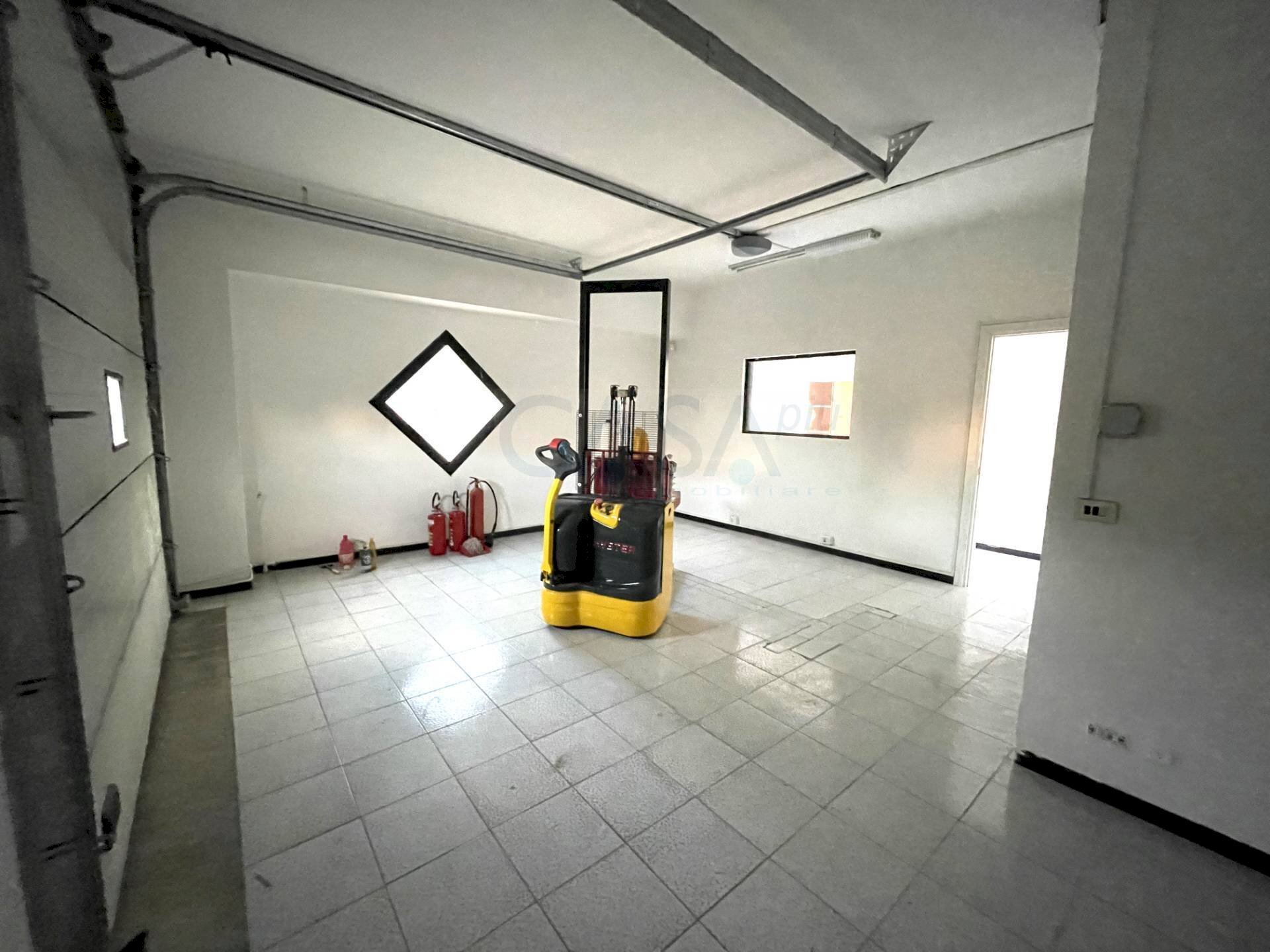 Foto 3 - Warehouse Via del Lavoro, Monteprandone - photo 3