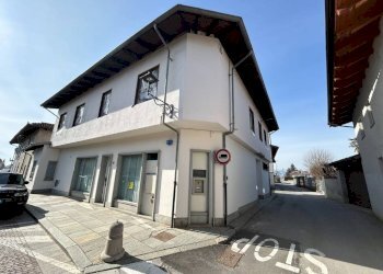 Facciata - Negozio via Vittorio Veneto, 40, Tarantasca - foto 24