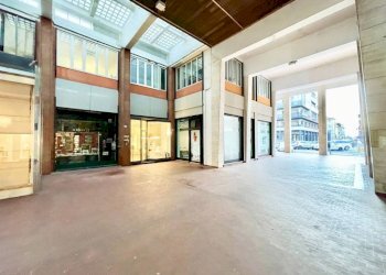 Altro - Negozio piazza Europa, 14, Cuneo (zona Centro) - foto 3