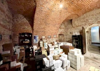 Cantina - Negozio piazza Vincenzo Virginio, 9, Cuneo (zona Centro) - foto 16