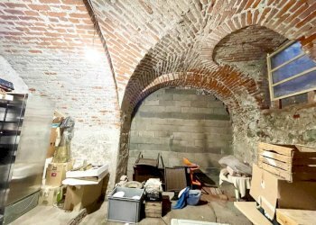 Cantina - Negozio piazza Vincenzo Virginio, 9, Cuneo (zona Centro) - foto 17