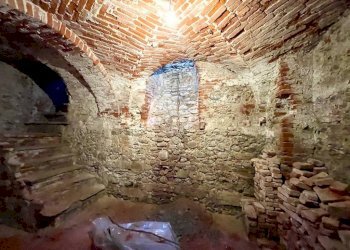 Corridoio - Negozio piazza Vincenzo Virginio, 9, Cuneo (zona Centro) - foto 18