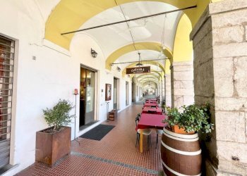 Ingresso - Negozio piazza Vincenzo Virginio, 9, Cuneo (zona Centro) - foto 21