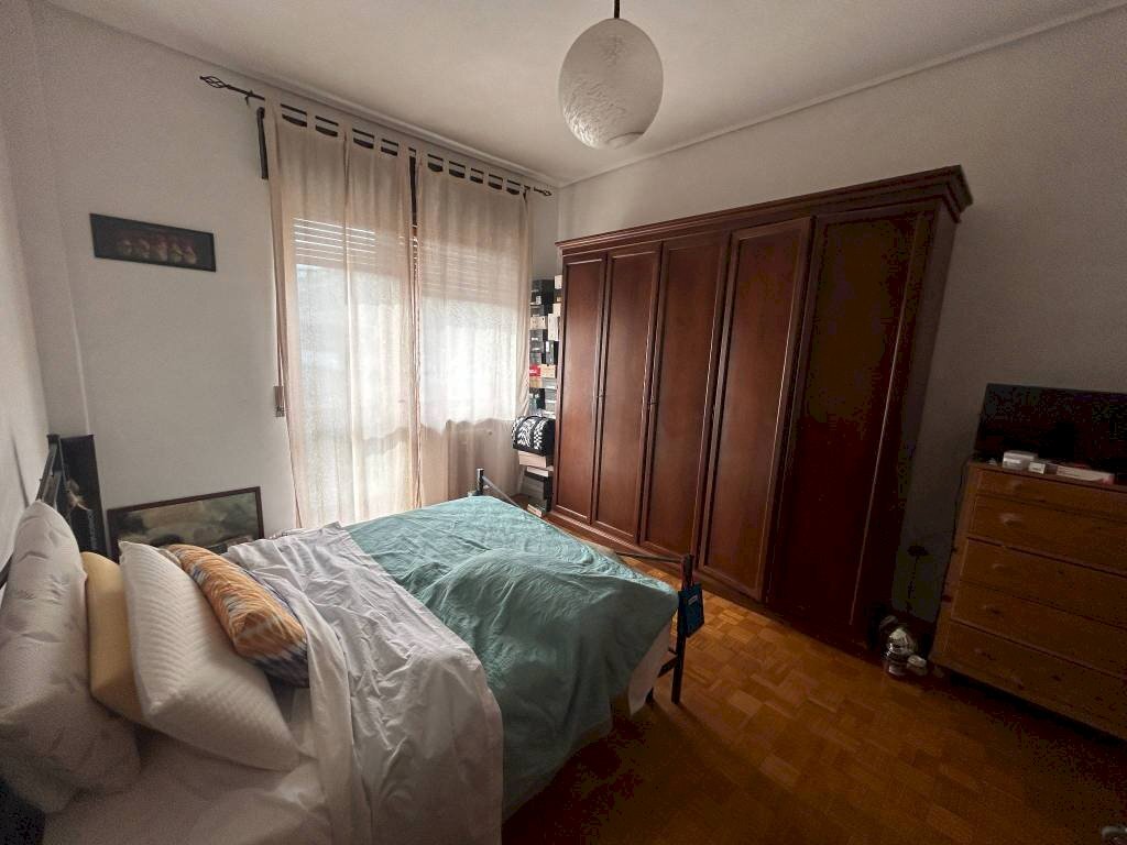 Camera da letto - Four-room apartment corso Nizza, 79, Cuneo (neighborhood Donatello) - photo 3