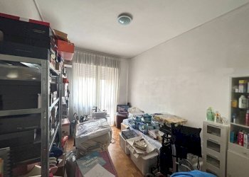 Camera da letto - Quadrilocale corso Nizza, 79, Cuneo (zona Donatello) - foto 16