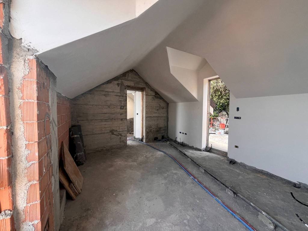 Stanza non arredata - Trilocale corso Mentone, 48, Ventimiglia - foto 3