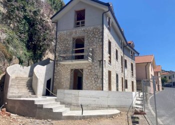 Facciata - Four-room apartment corso Mentone, 48, Ventimiglia - photo 12