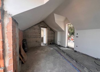 Stanza non arredata - Trilocale corso Mentone, 48, Ventimiglia - foto 3