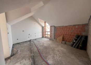 Stanza non arredata - Trilocale corso Mentone, 48, Ventimiglia - foto 8