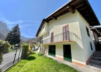 Facciata - Villa Frazione Molino, 27, Valloriate - foto 2