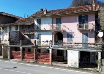 Facciata - Casa indipendente via Monchiero, 26, Monforte d'Alba - foto 4