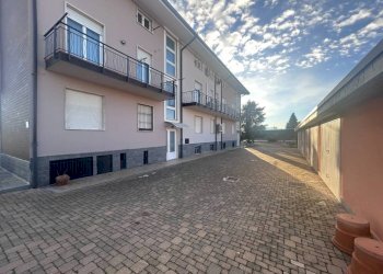 Cortile interno - Shop via Mondovì, 45, Morozzo - photo 18