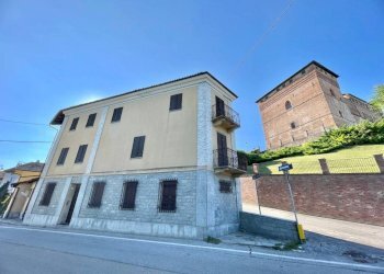 Facciata - Casa indipendente via 4 Novembre, 4, Grinzane Cavour - foto 9