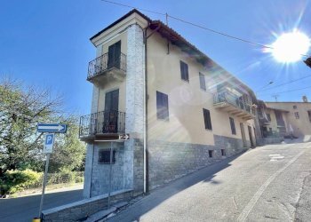 Facciata - Casa indipendente via 4 Novembre, 4, Grinzane Cavour - foto 13