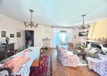 Salone - Casa indipendente via 4 Novembre, 4, Grinzane Cavour - foto 17