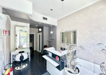 Interno non residenziale - Negozio via Monchiero, 5, Monforte d'Alba - foto 5