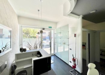 Interno non residenziale - Negozio via Monchiero, 5, Monforte d'Alba - foto 7